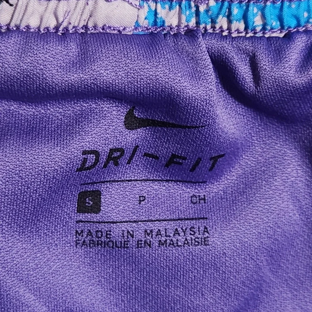 Nike Dri-FIT Running Shorts Women's Small Lava Lamp Purple Lined Sporty